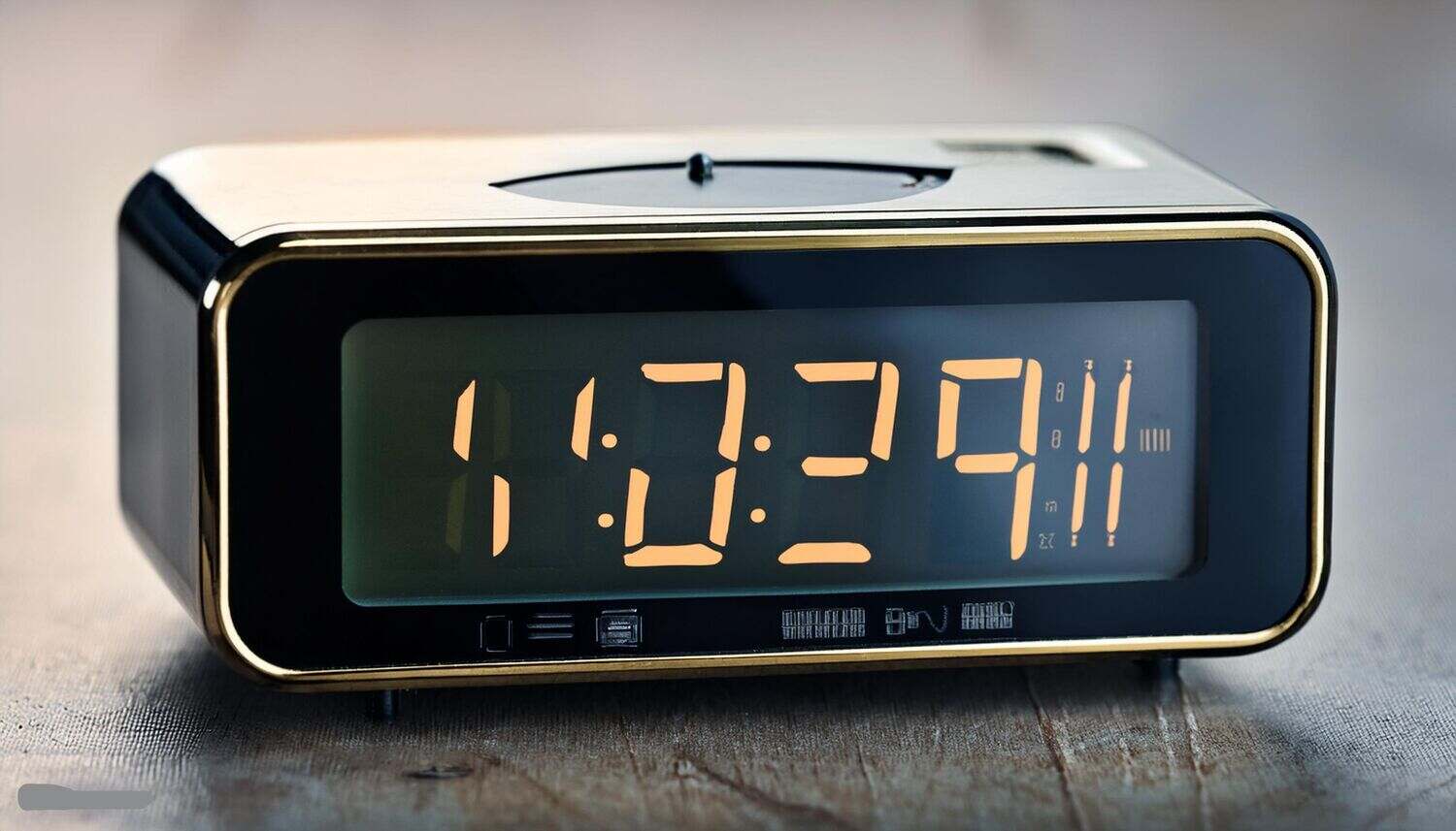 Small Digital Clock Without Alarm